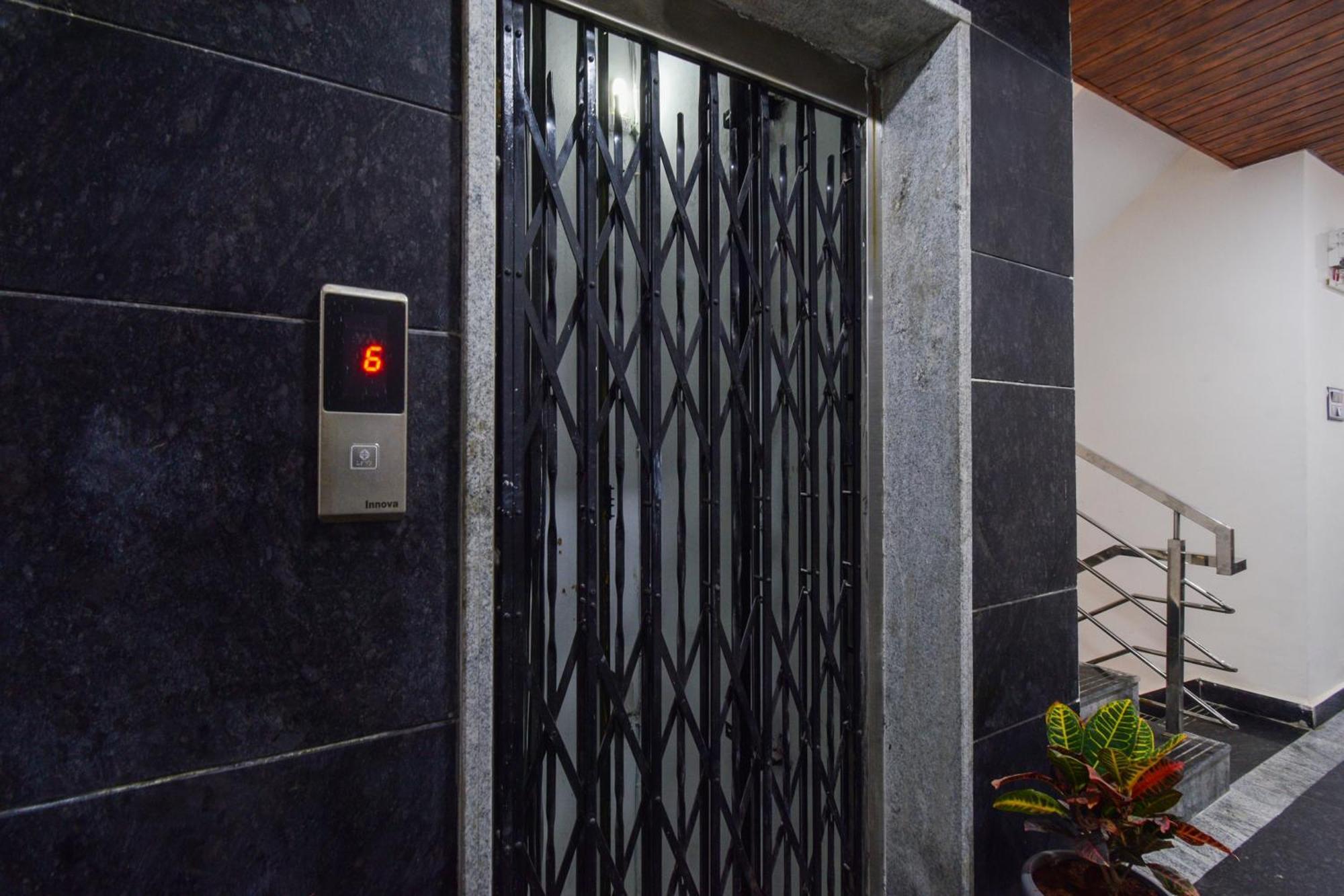Super Collection O Gachibowli Phase - 1 Near Isb Hotel Exterior photo